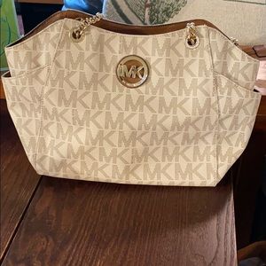 Michael kors purse